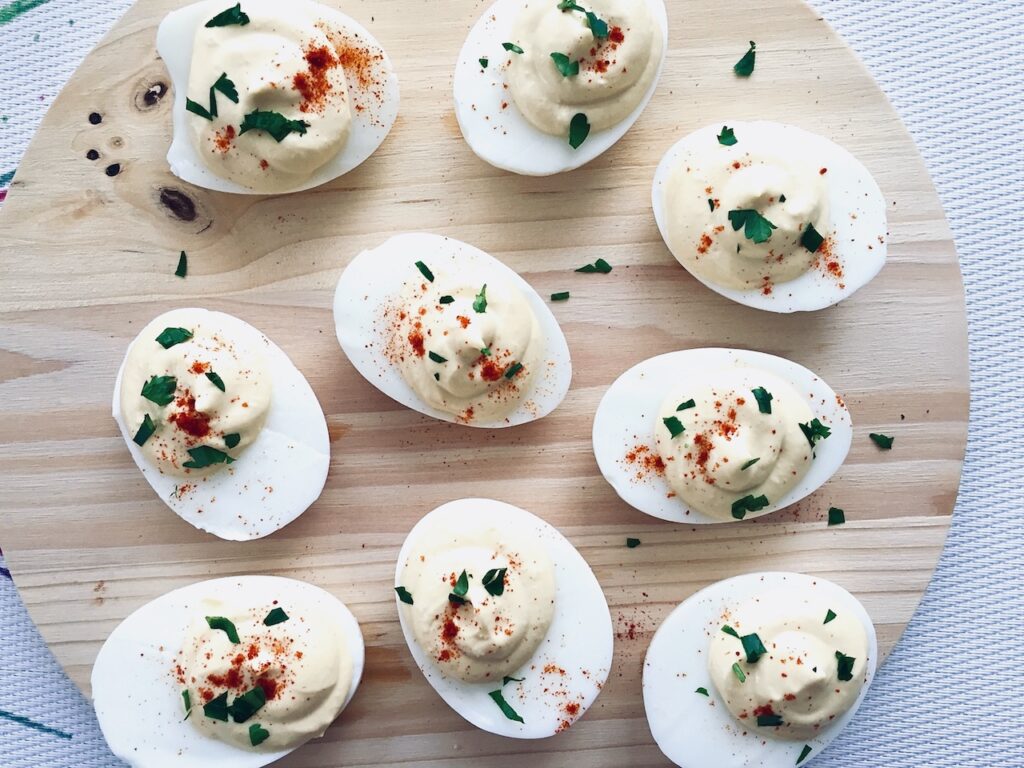 HEALTHY EASTER APPETIZER: GREEK YOGURT DEVILED EGGS
